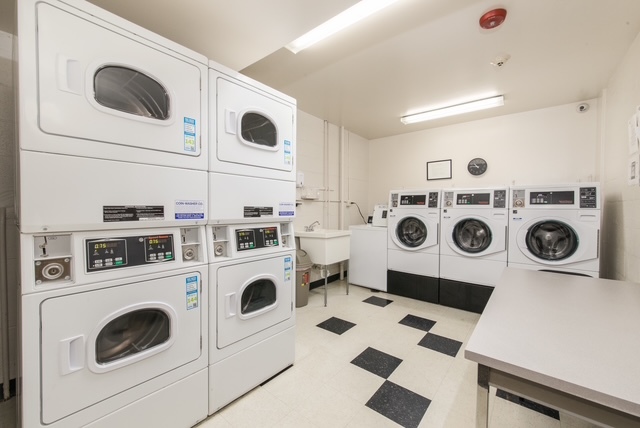 2400 WINDSOR MALL #2H, Park Ridge, IL 60068