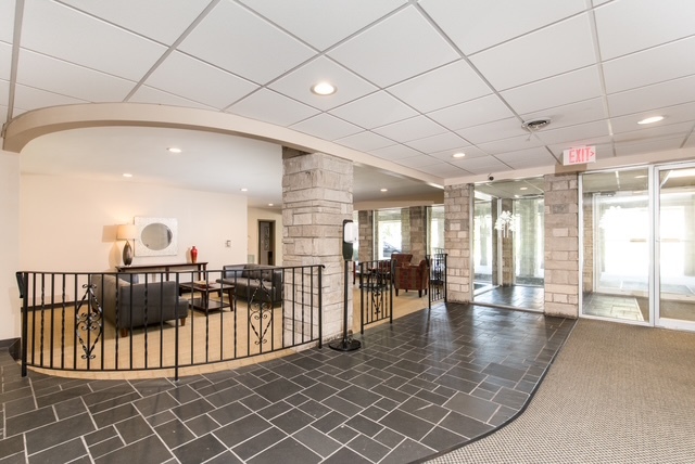 2400 WINDSOR MALL #2H, Park Ridge, IL 60068