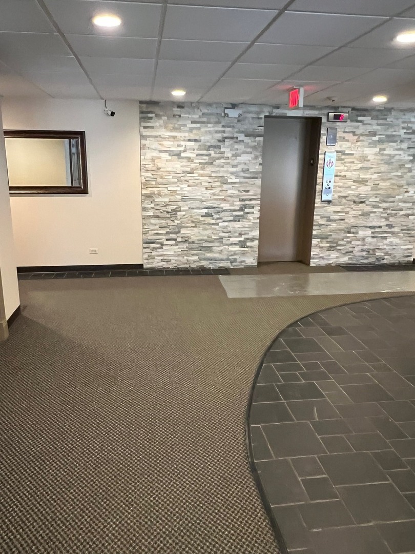 2400 WINDSOR MALL #2H, Park Ridge, IL 60068