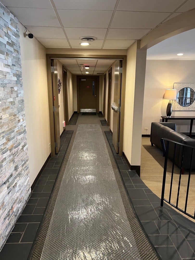 2400 WINDSOR MALL #2H, Park Ridge, IL 60068