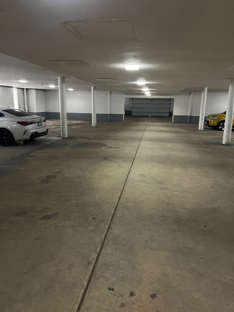 2400 WINDSOR MALL #2H, Park Ridge, IL 60068