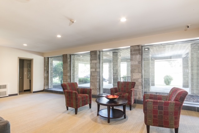 2400 WINDSOR MALL #2H, Park Ridge, IL 60068