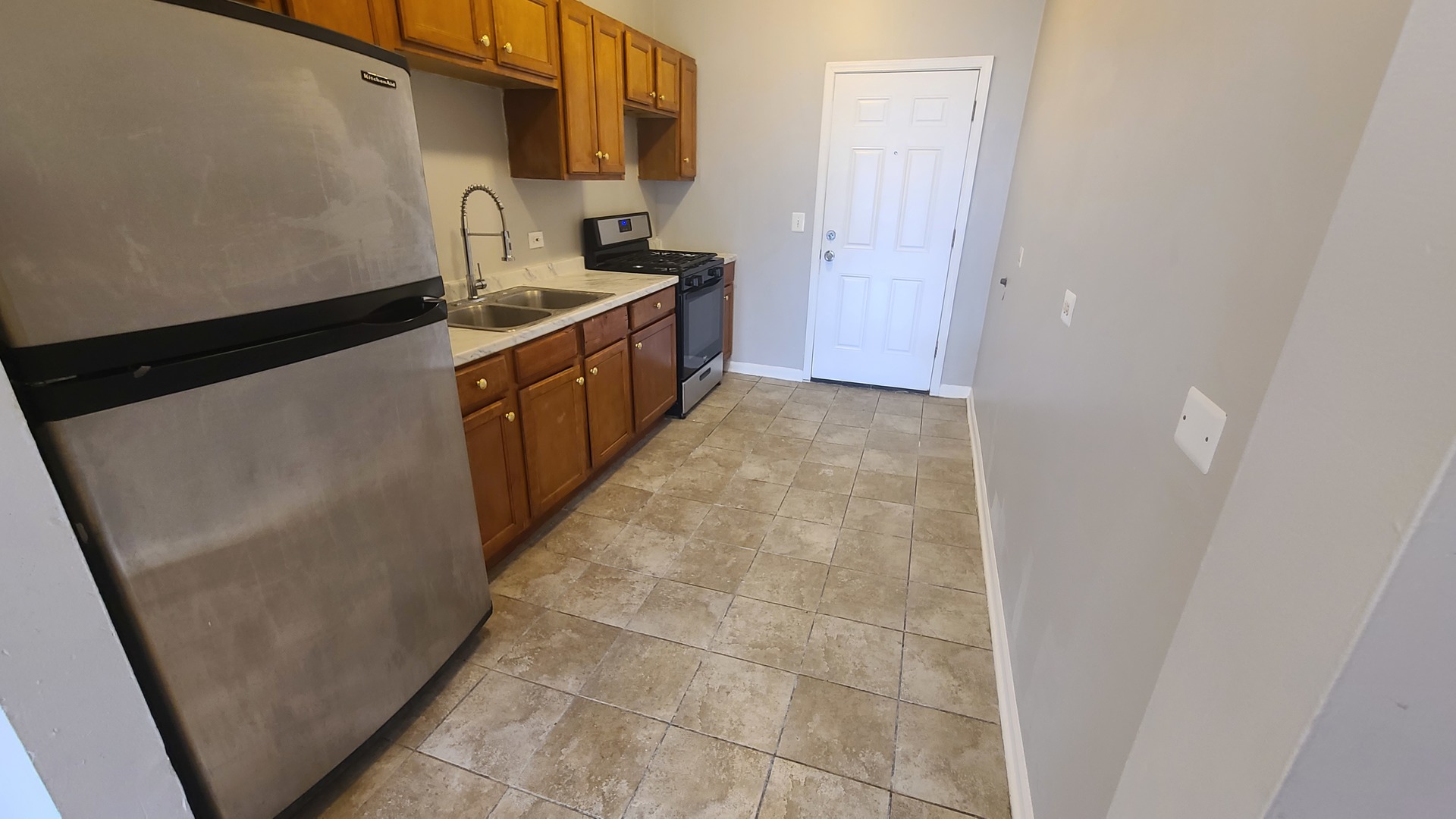 1409 E 69th Place #2, Chicago, IL 60637