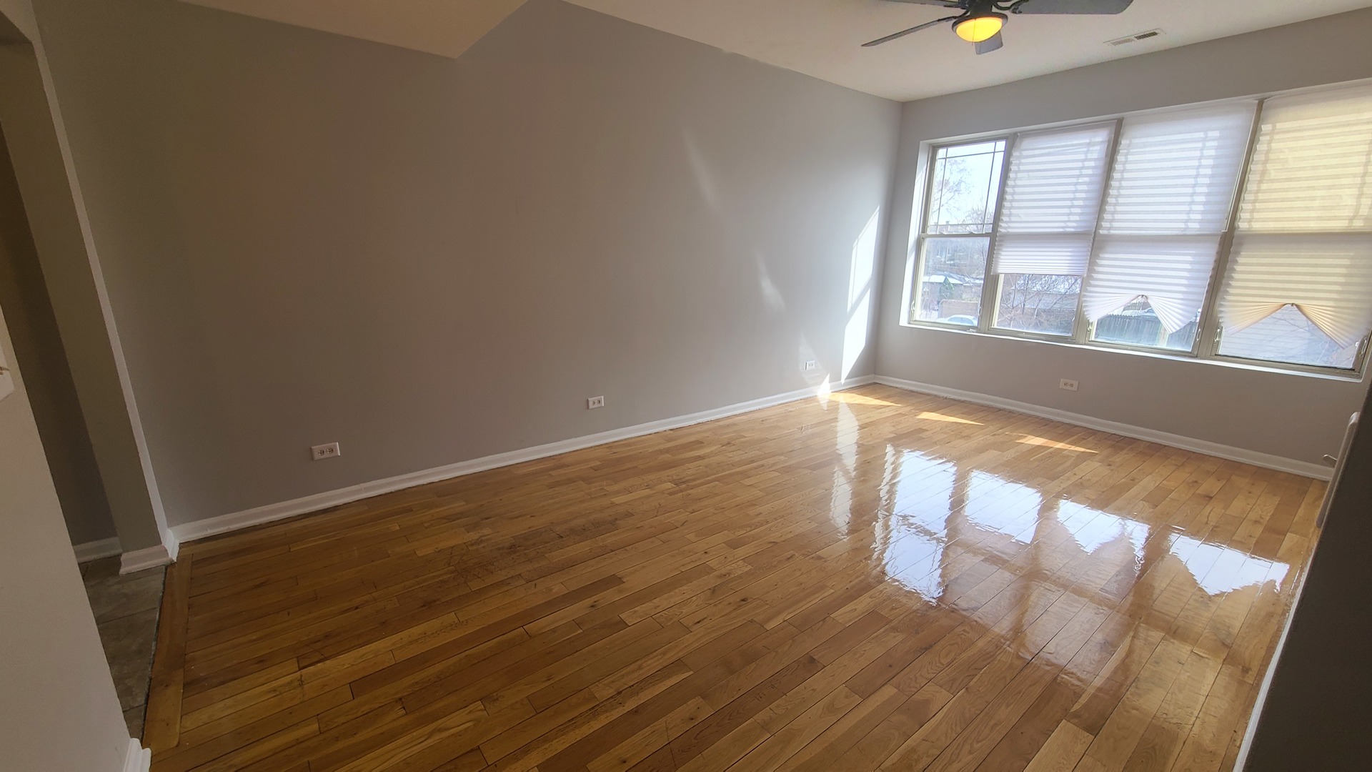 1409 E 69th Place #2, Chicago, IL 60637