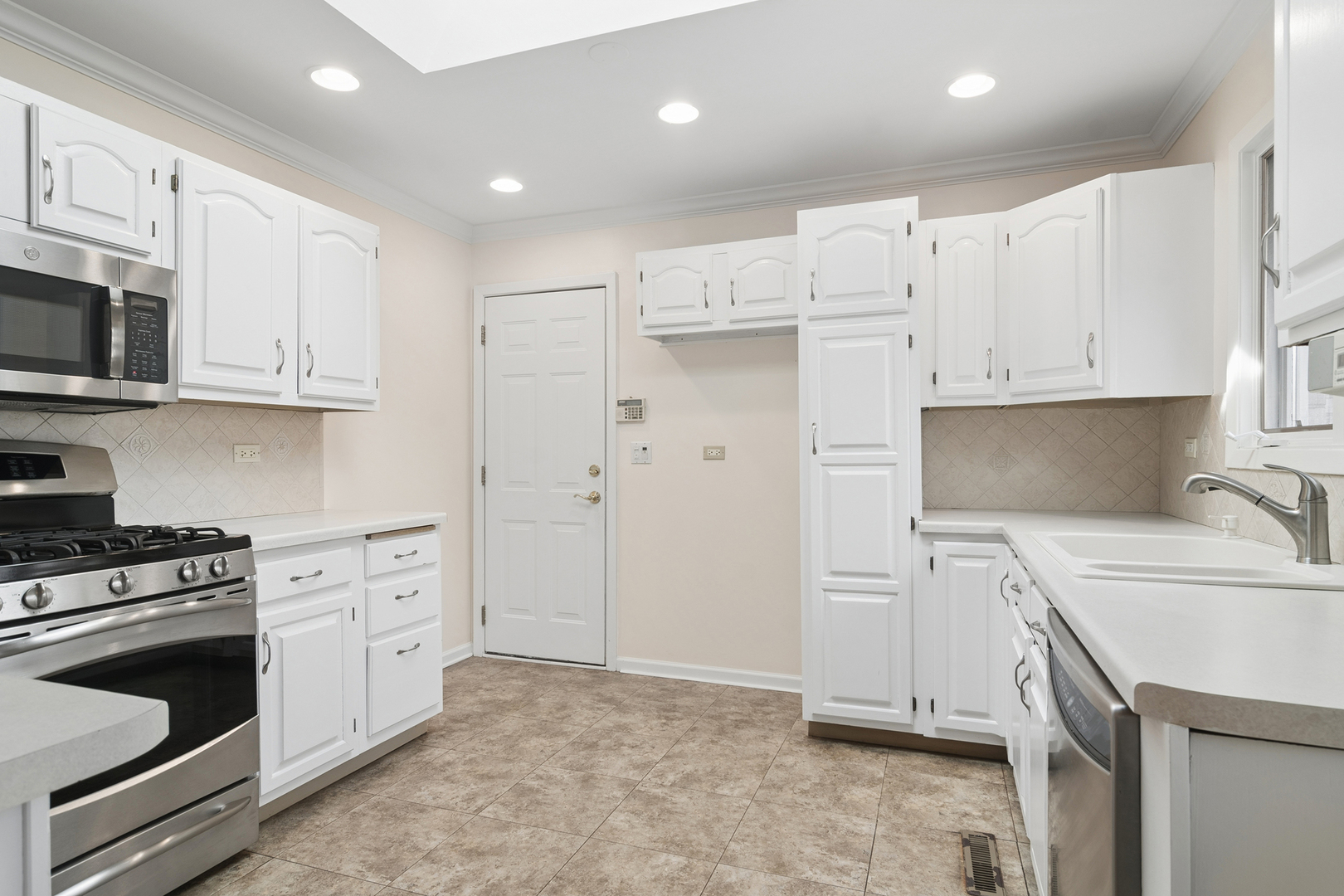 1119 S Pine Avenue, Arlington Heights, IL 60005