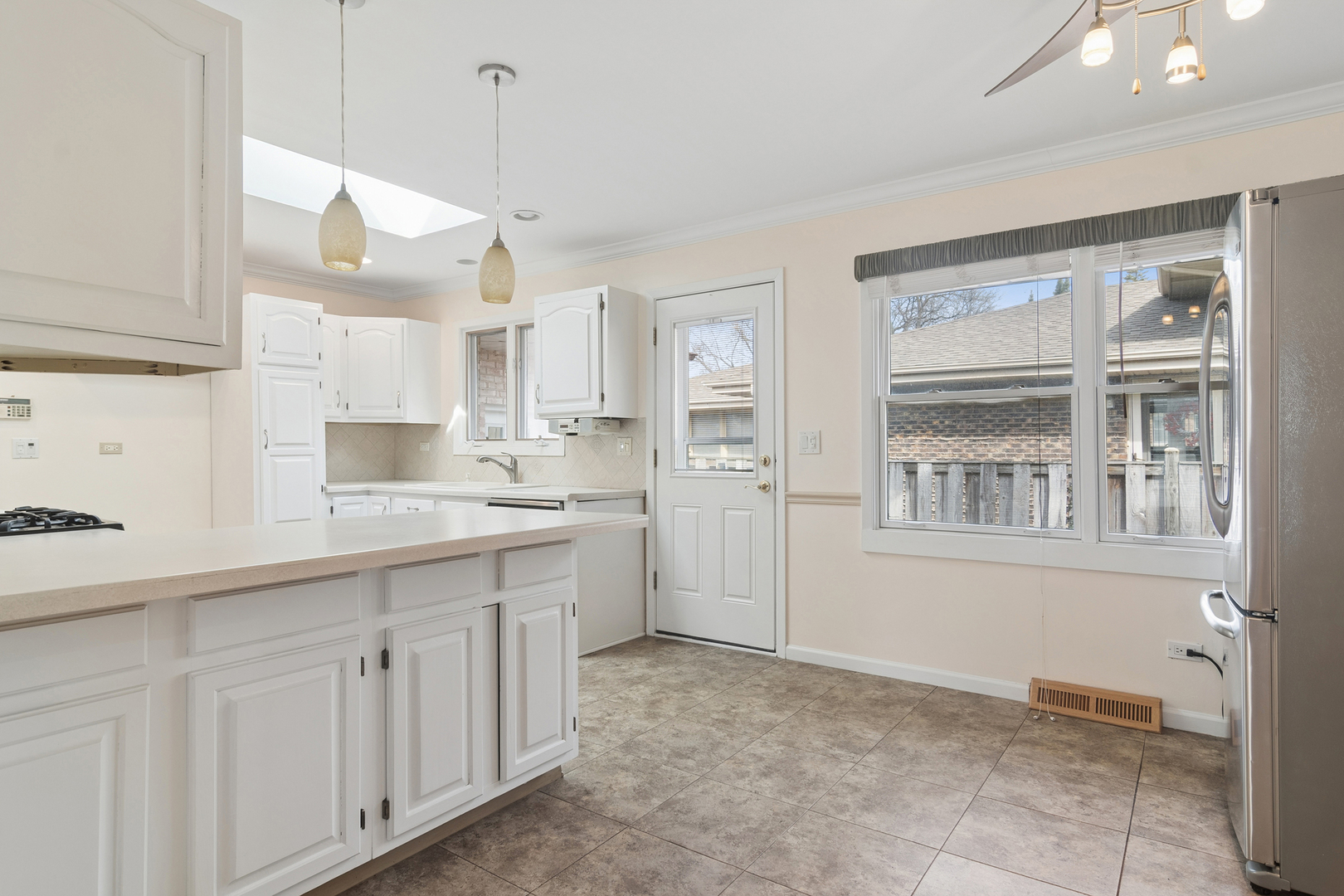 1119 S Pine Avenue, Arlington Heights, IL 60005