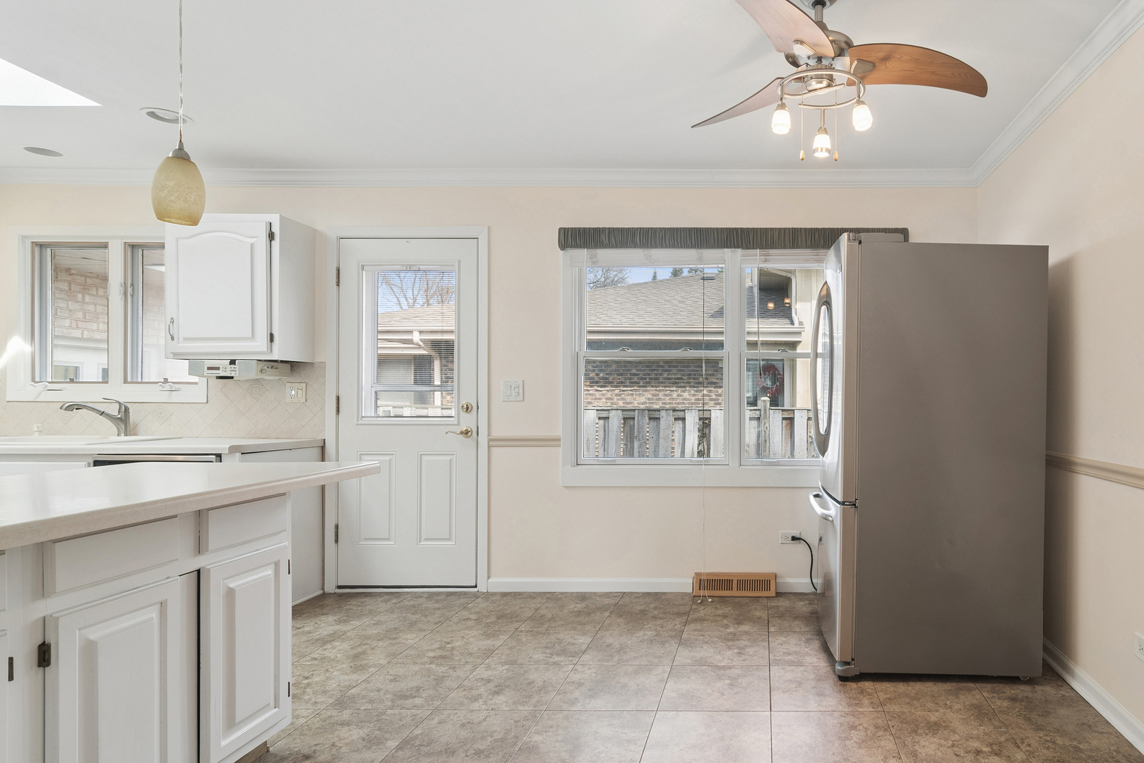 1119 S Pine Avenue, Arlington Heights, IL 60005