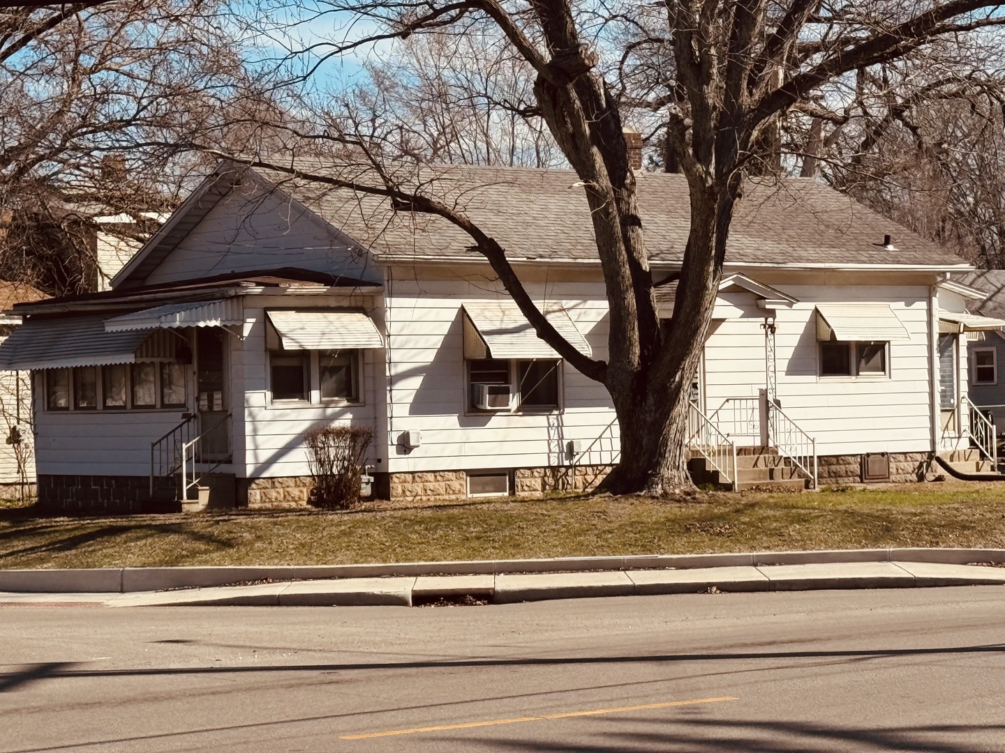 1902 N Broadway Street, Peoria, IL 61604