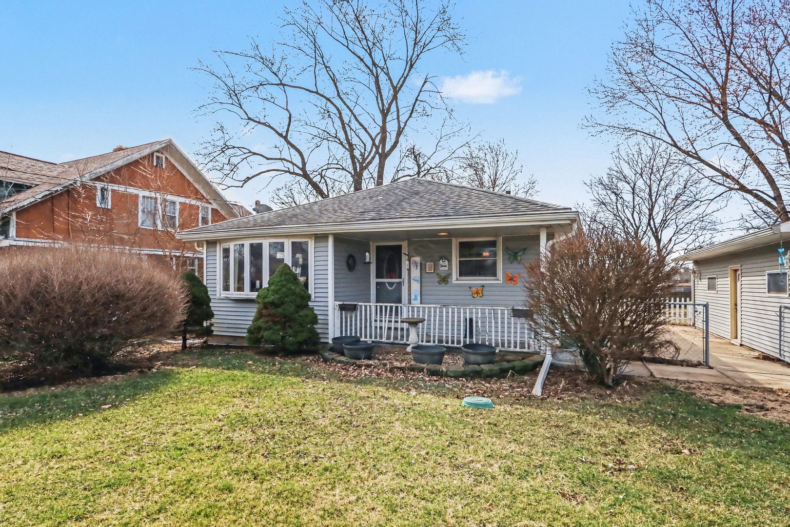 900 Old Indian Trail, Aurora, IL 60506