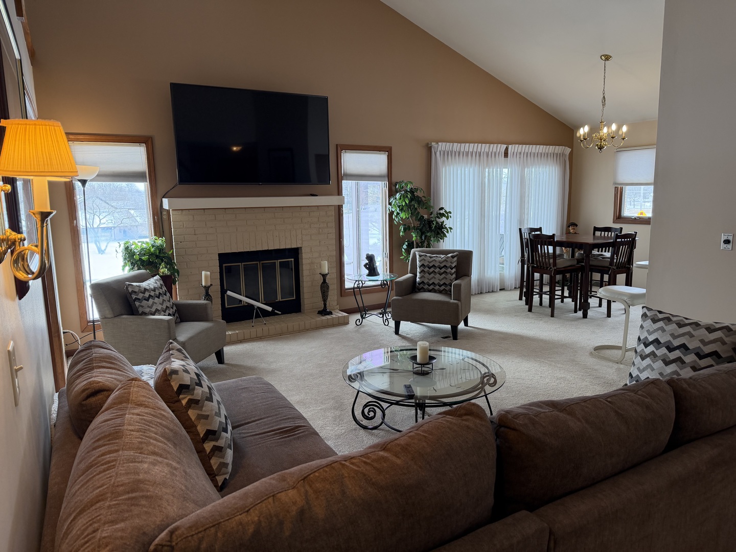 1800 Monterey Court, Hoffman Estates, IL 60169