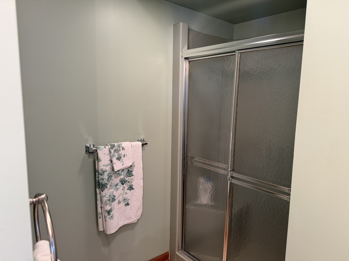 1800 Monterey Court, Hoffman Estates, IL 60169