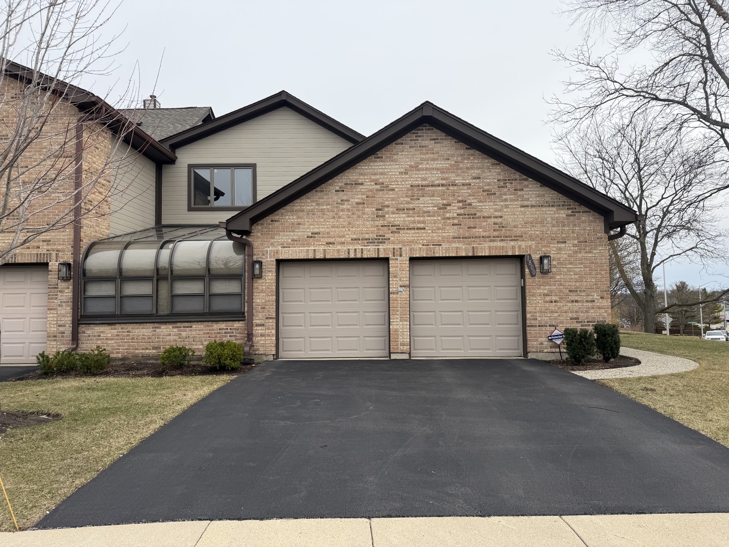 1800 Monterey Court, Hoffman Estates, IL 60169