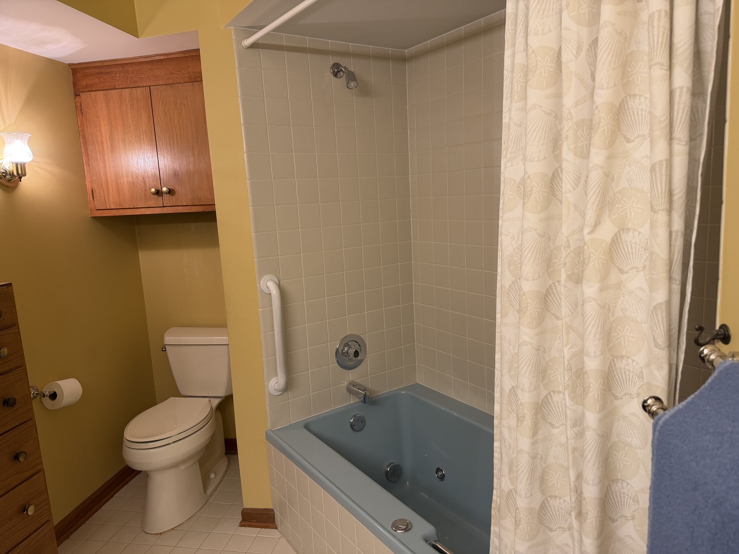 1800 Monterey Court, Hoffman Estates, IL 60169