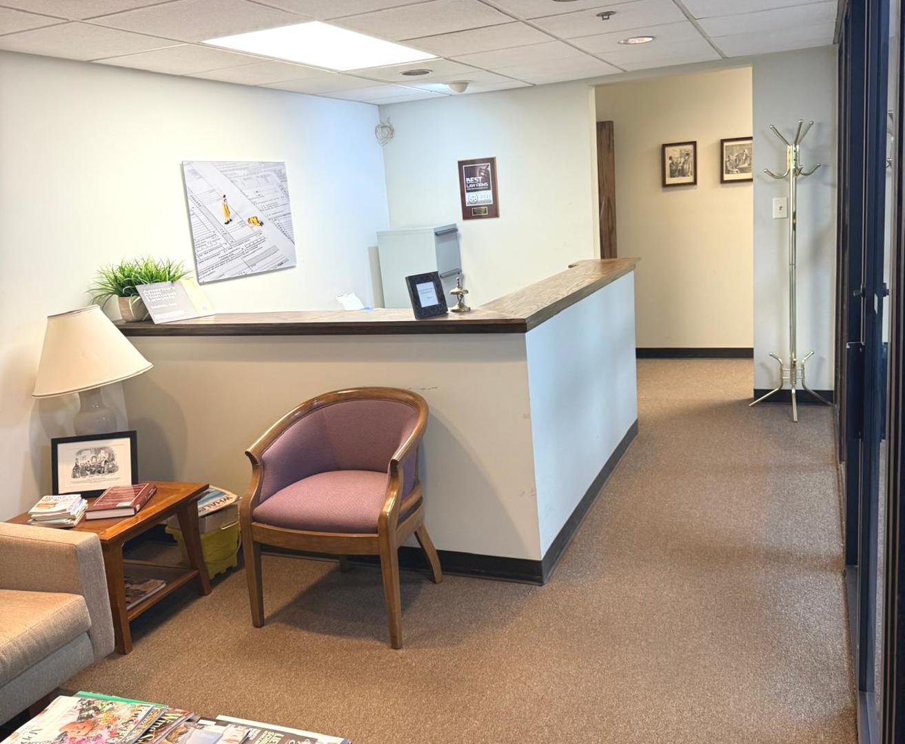 21 N Skokie Highway #204, Lake Bluff, IL 60044