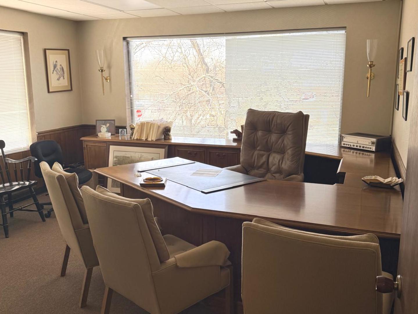 21 N Skokie Highway #204, Lake Bluff, IL 60044