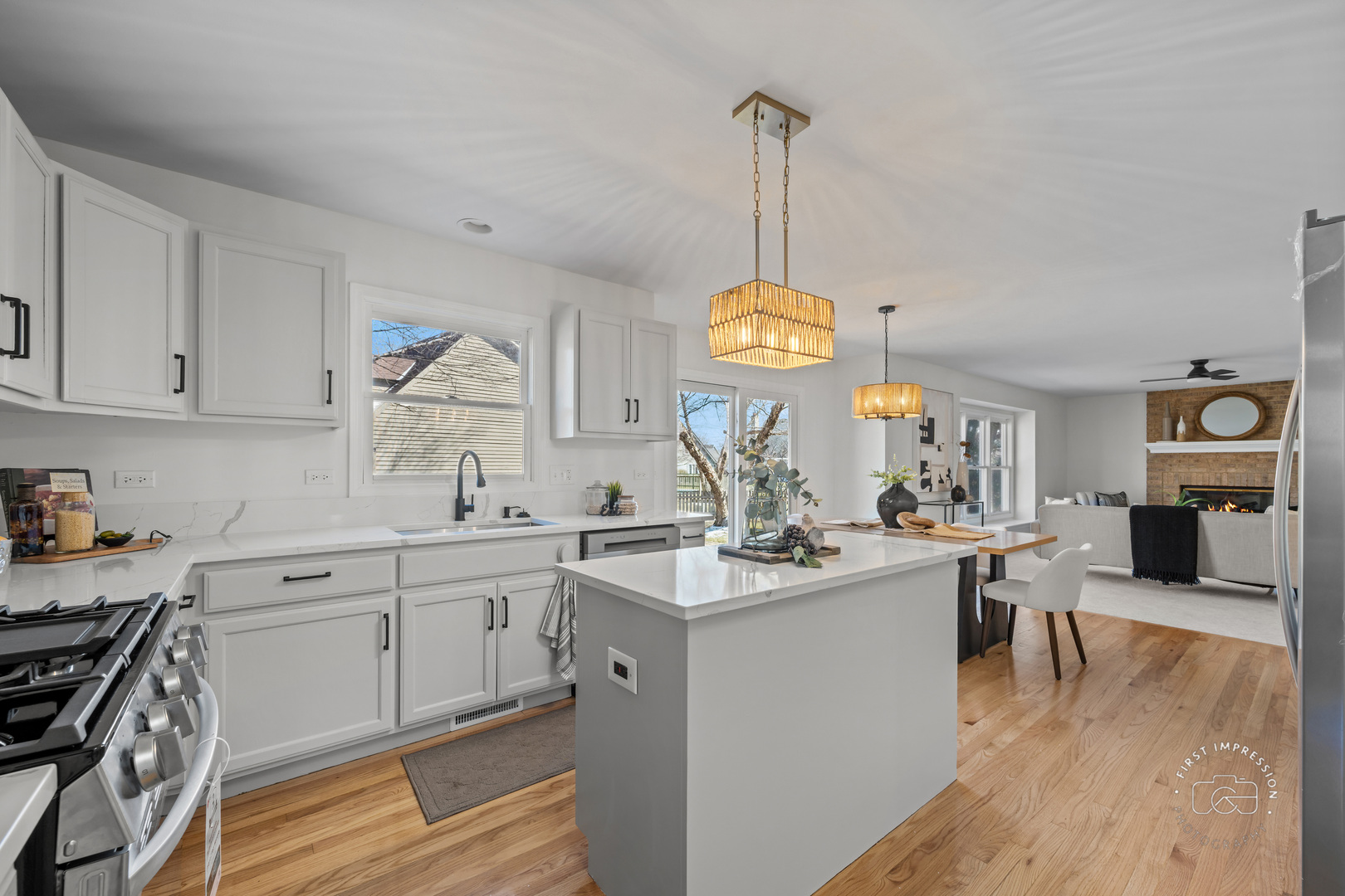 225 N Canterbury Road, Aurora, IL 60506