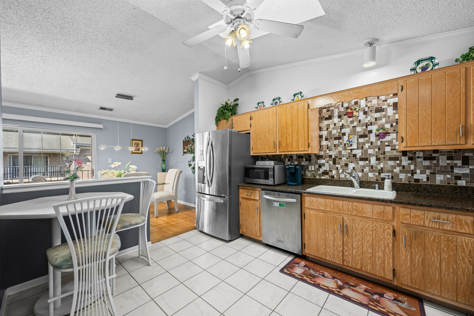 9130 W 95th Street #3B, Hickory Hills, IL 60457