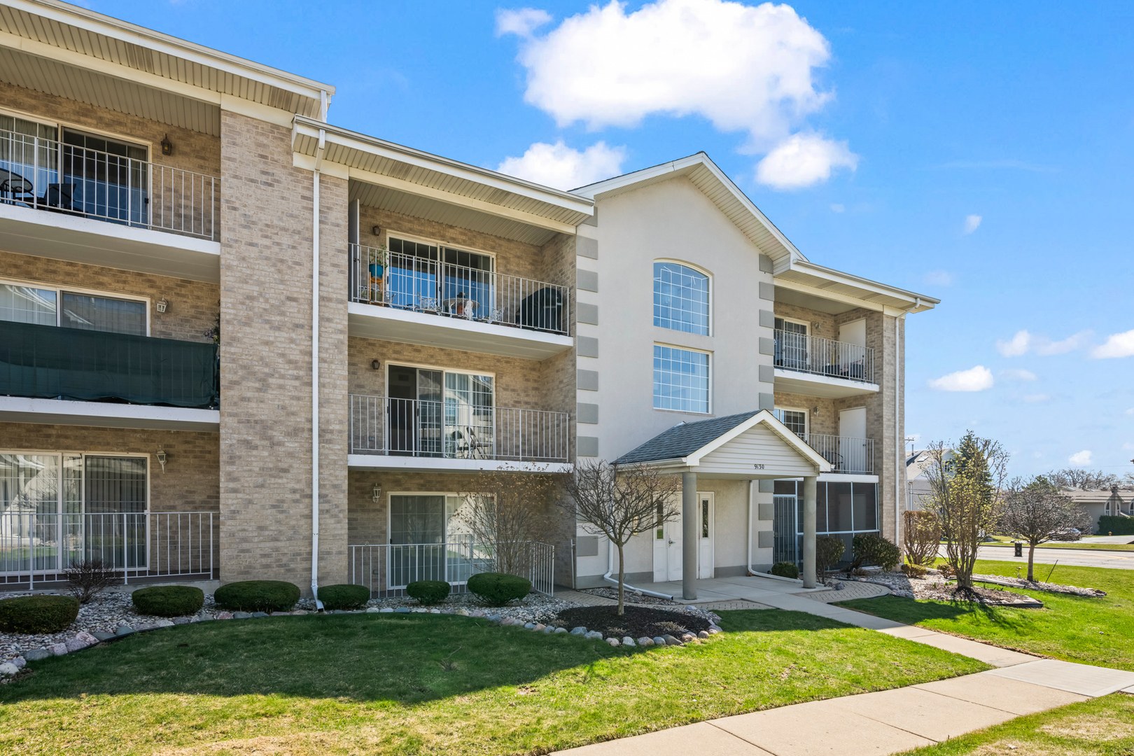 9130 W 95th Street #3B, Hickory Hills, IL 60457