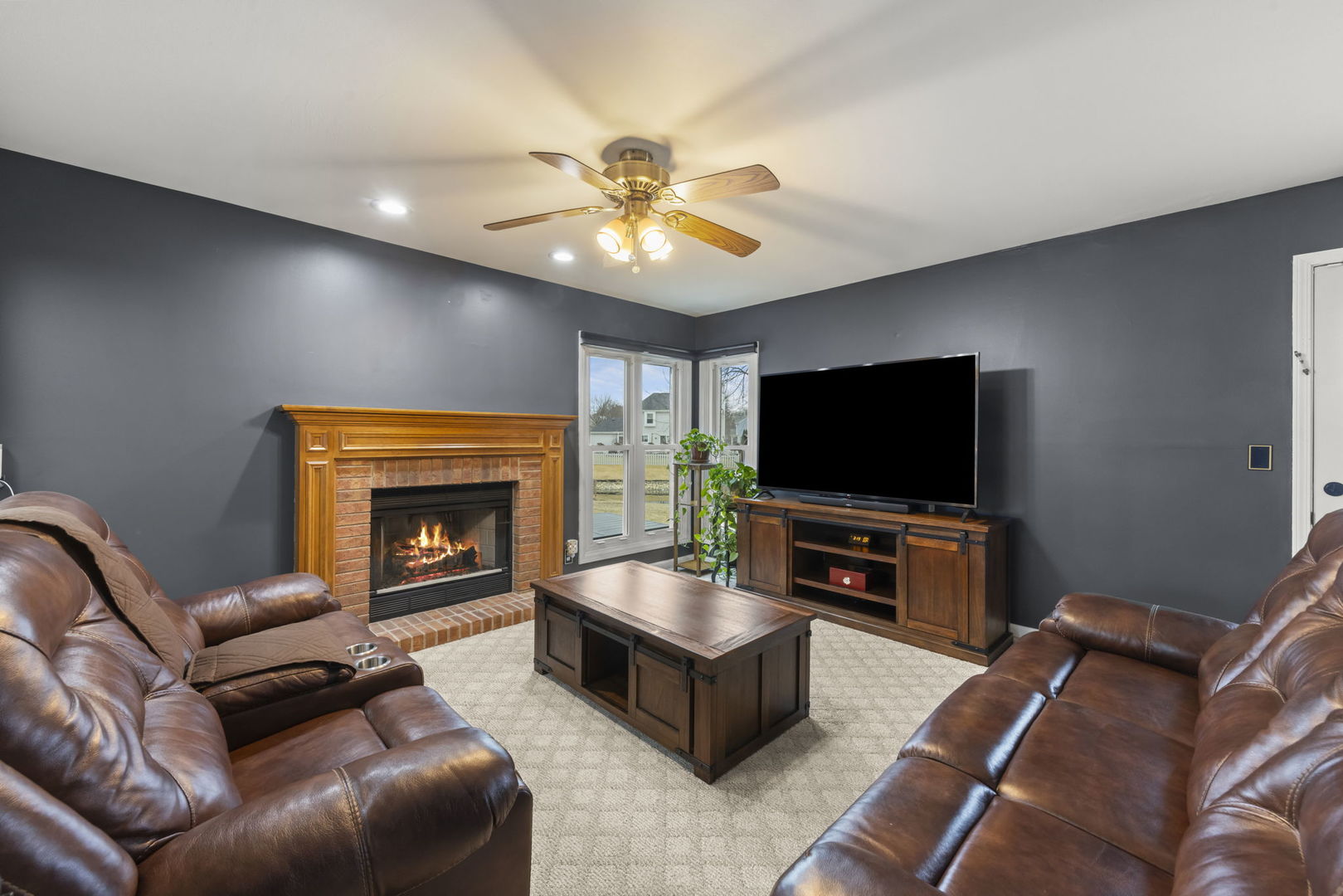 1480 Colorado Avenue, Aurora, IL 60506