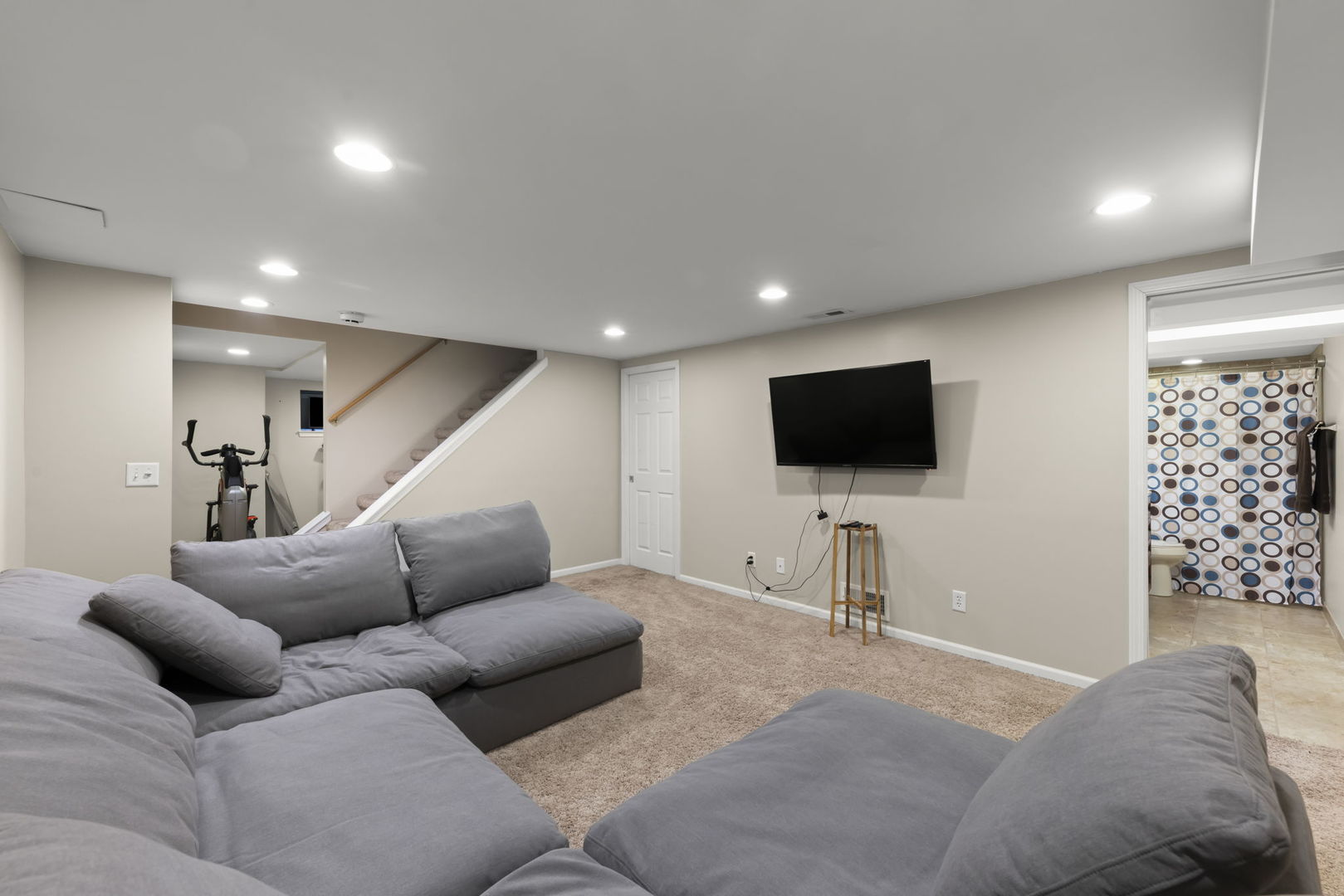 1480 Colorado Avenue, Aurora, IL 60506