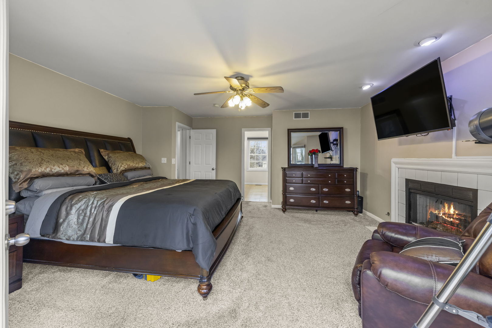 1480 Colorado Avenue, Aurora, IL 60506