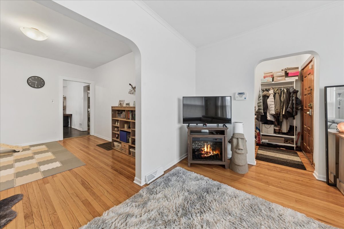 5338 N Kedzie Avenue, Chicago, IL 60625