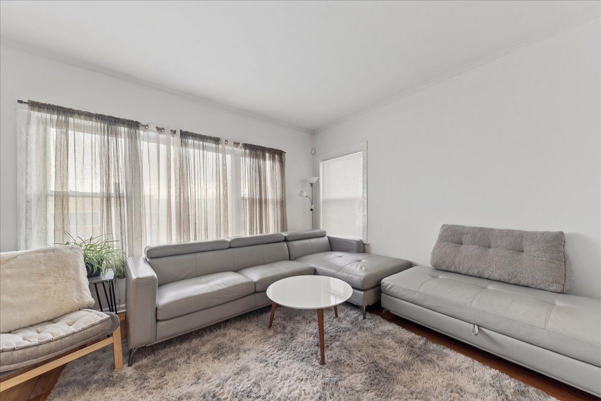 5338 N Kedzie Avenue, Chicago, IL 60625