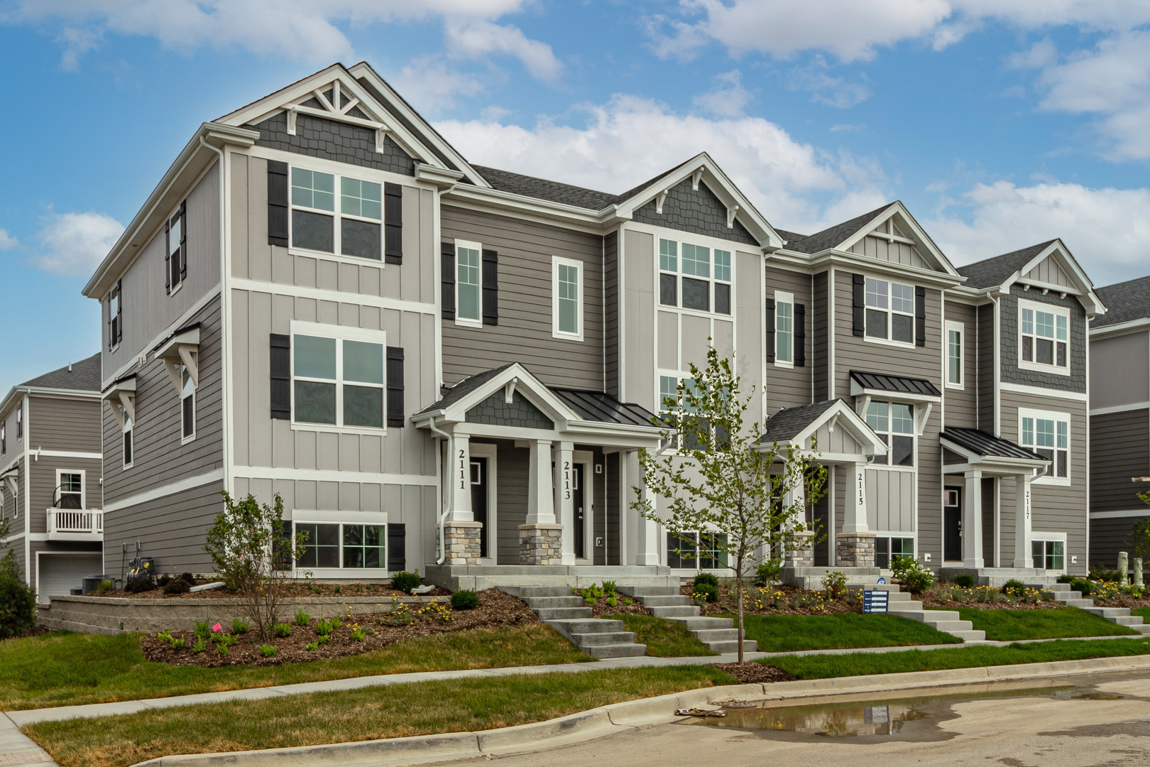 2111 Yellowstone Boulevard #2111, Mundelein, IL 60060