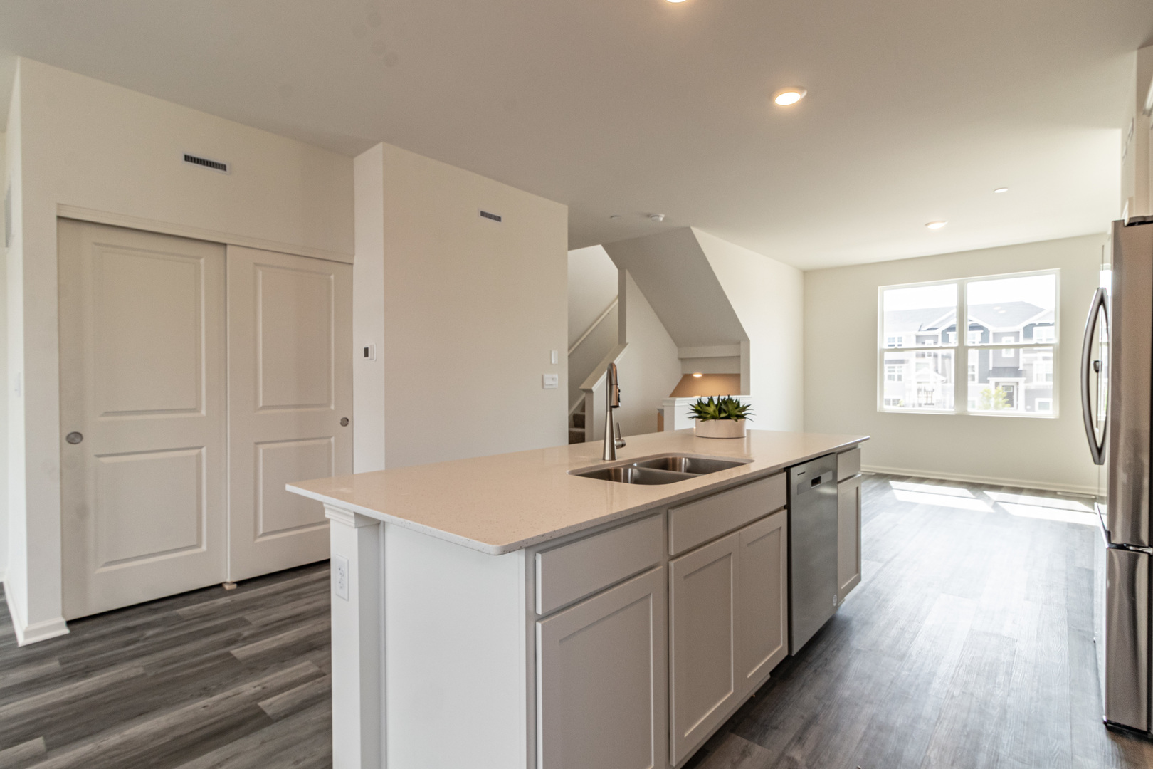 2111 Yellowstone Boulevard #2111, Mundelein, IL 60060