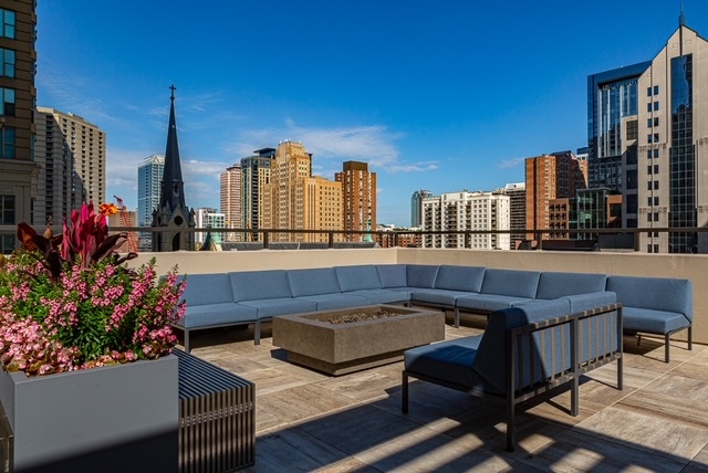 30 E HURON Street #3706, Chicago, IL 60611