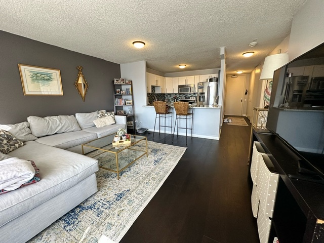 30 E HURON Street #3706, Chicago, IL 60611