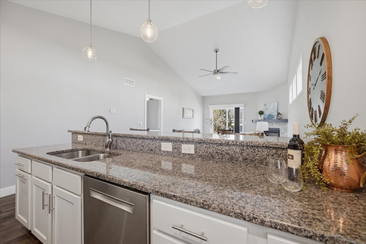 801 Wartburg Drive, Bloomington, IL 61704