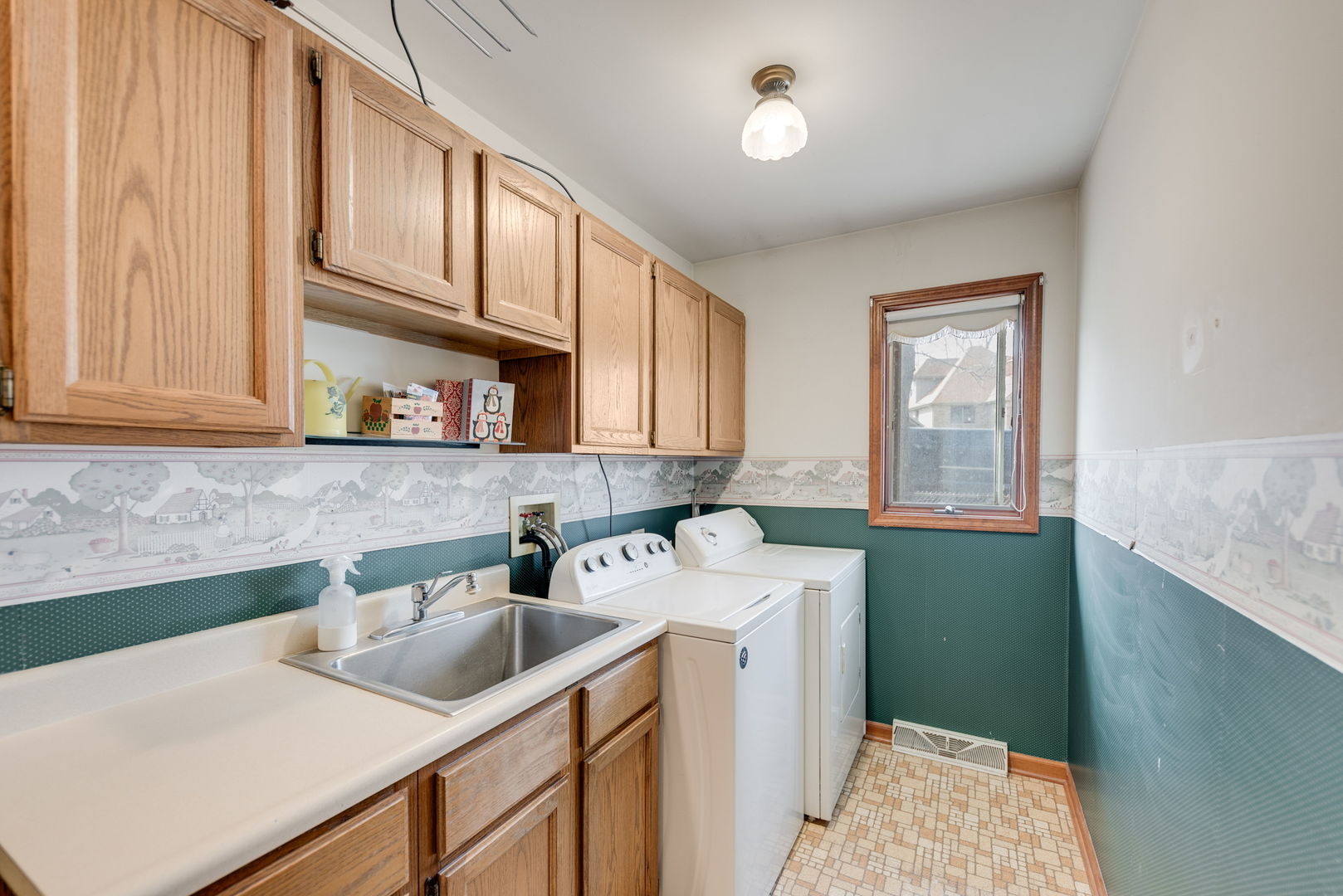 30 N Melanie Court, Crete, IL 60417