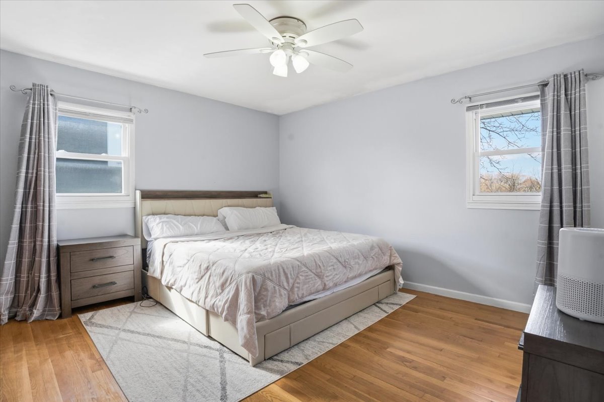 394 Northgate Road, Lindenhurst, IL 60046