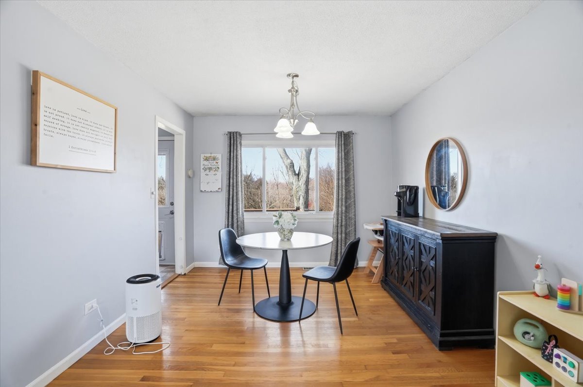 394 Northgate Road, Lindenhurst, IL 60046