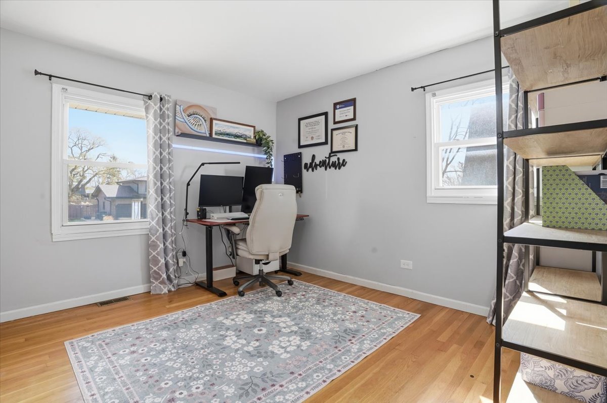 394 Northgate Road, Lindenhurst, IL 60046