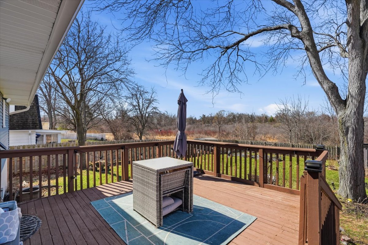 394 Northgate Road, Lindenhurst, IL 60046