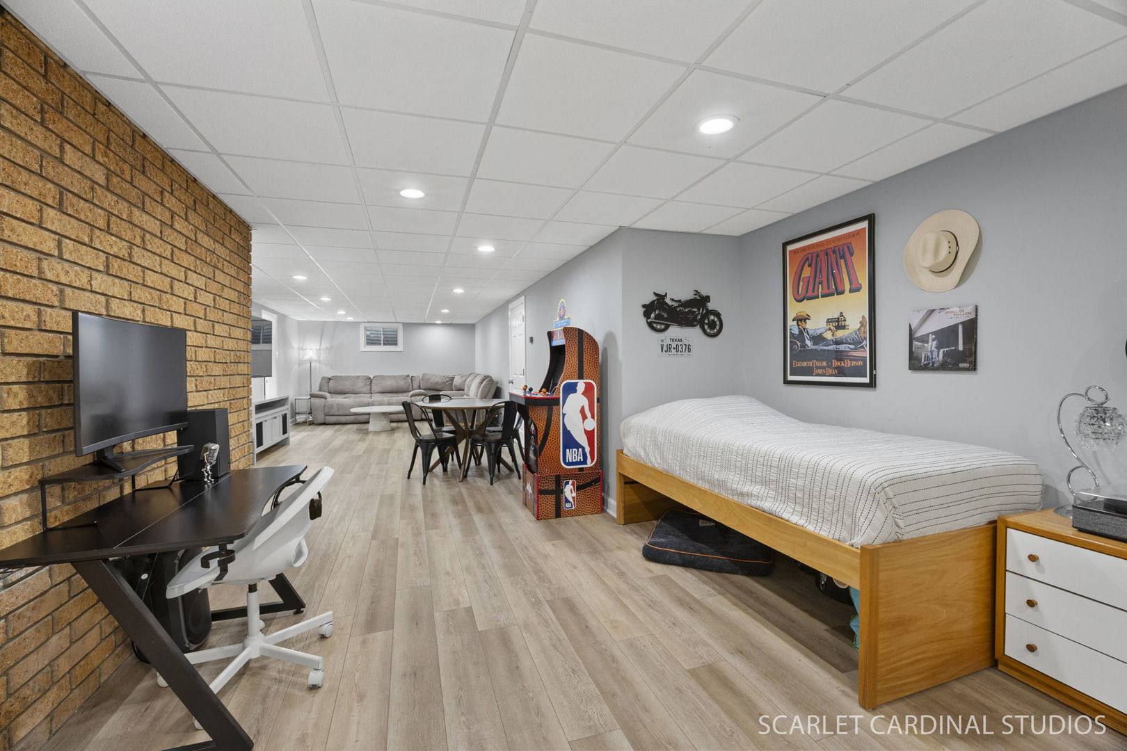 St. Charles, IL 60175