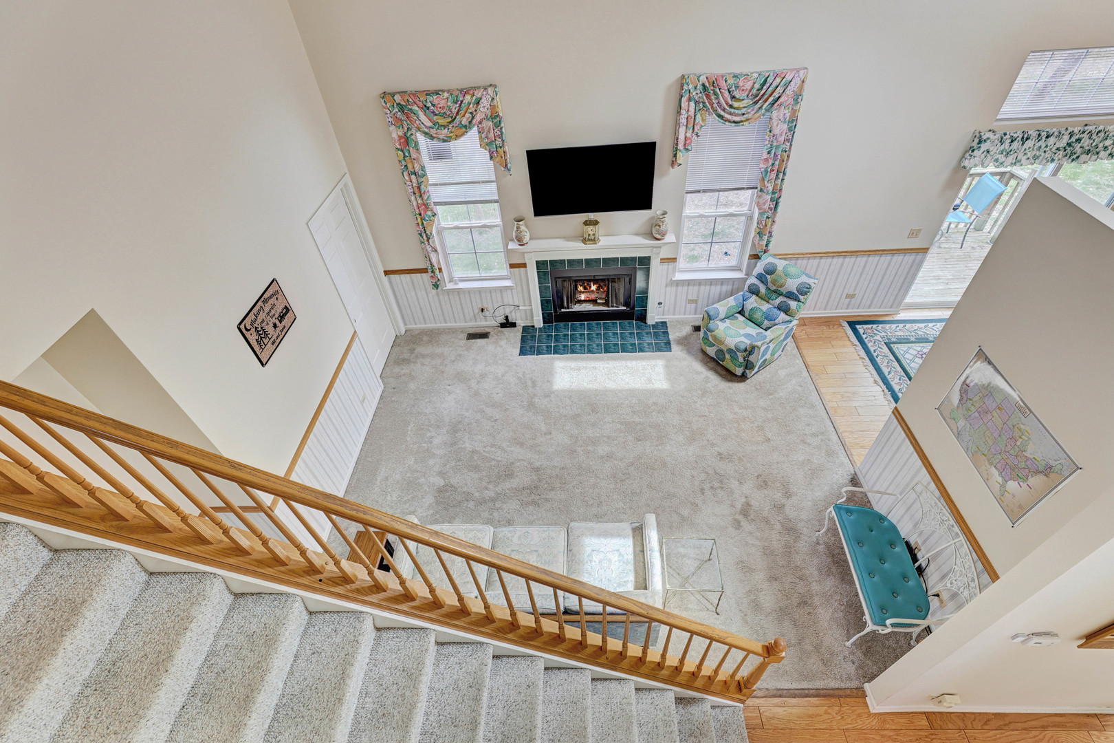 102 N Crooked Lake Lane, Lindenhurst, IL 60046