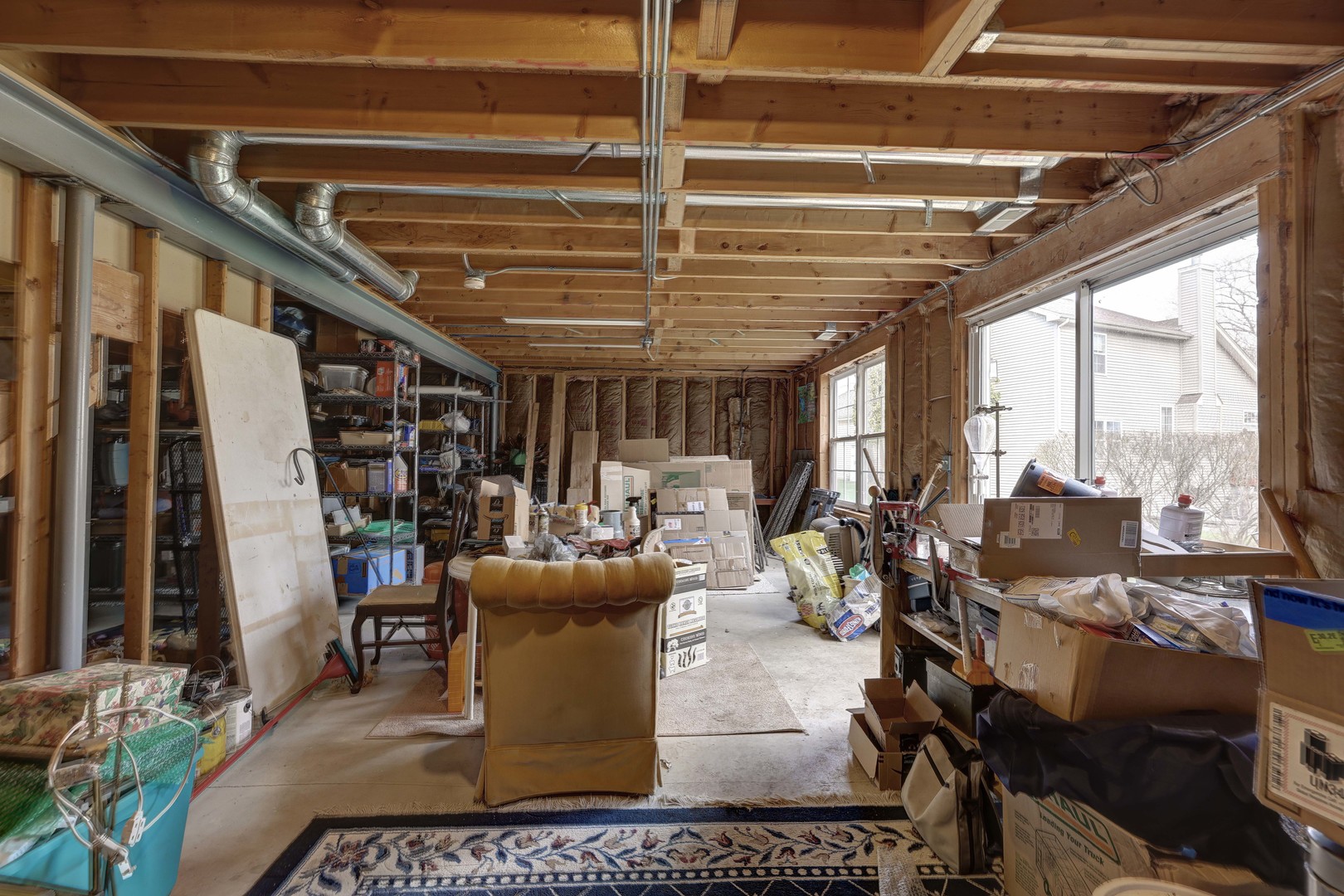 102 N Crooked Lake Lane, Lindenhurst, IL 60046