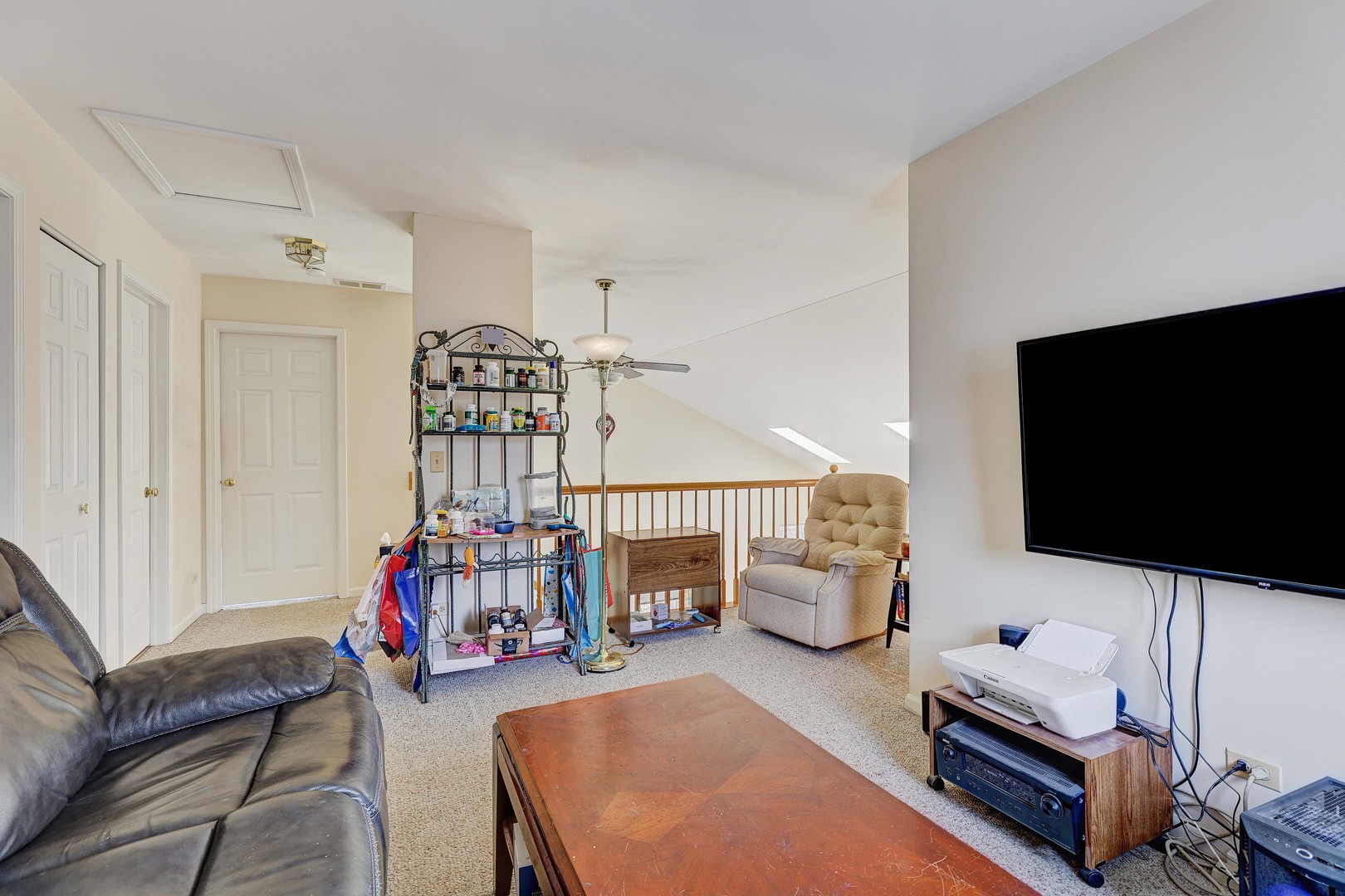 102 N Crooked Lake Lane, Lindenhurst, IL 60046