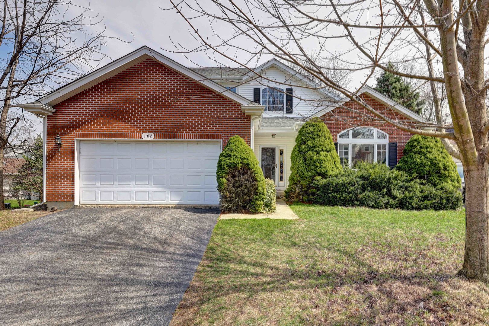 102 N Crooked Lake Lane, Lindenhurst, IL 60046