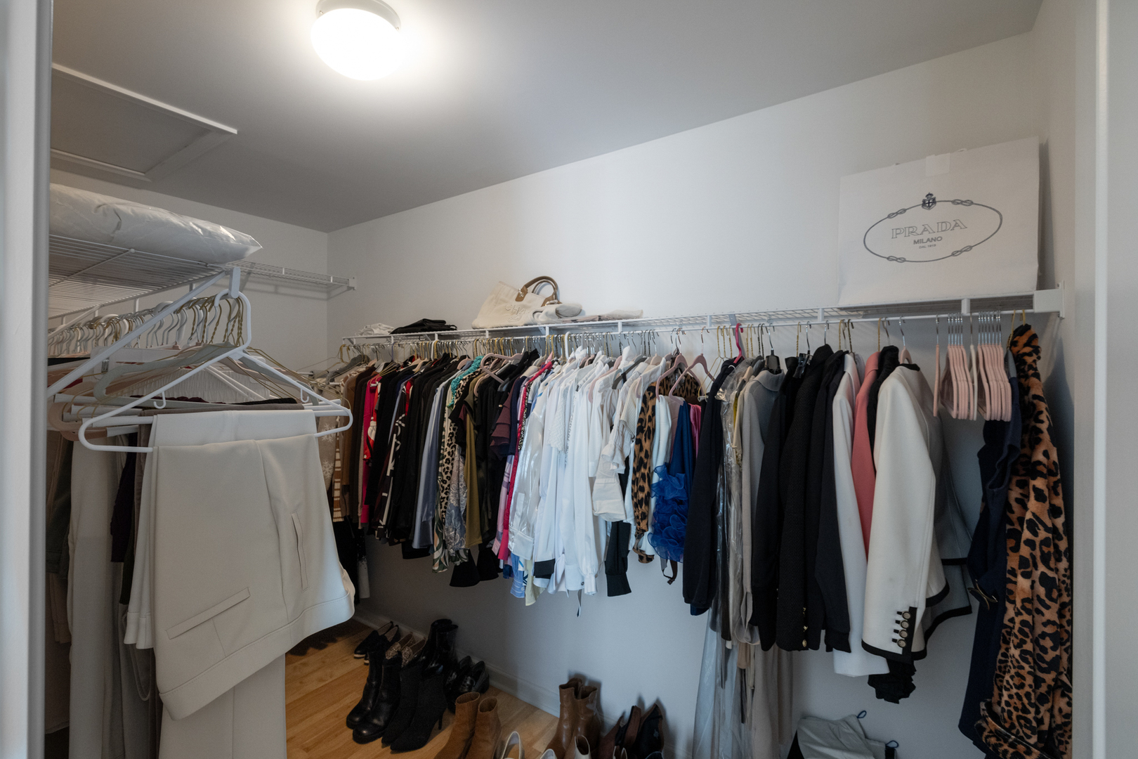 918 Glacial Falls Drive, Gilberts, IL 60136