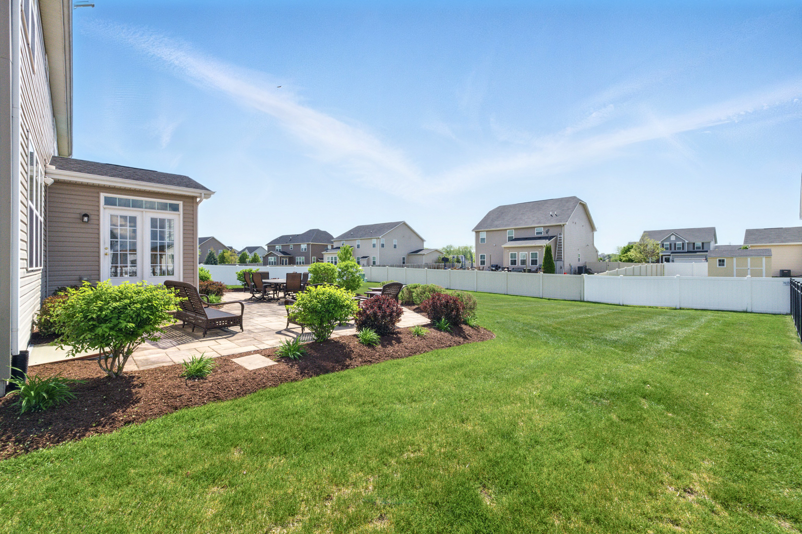 918 Glacial Falls Drive, Gilberts, IL 60136