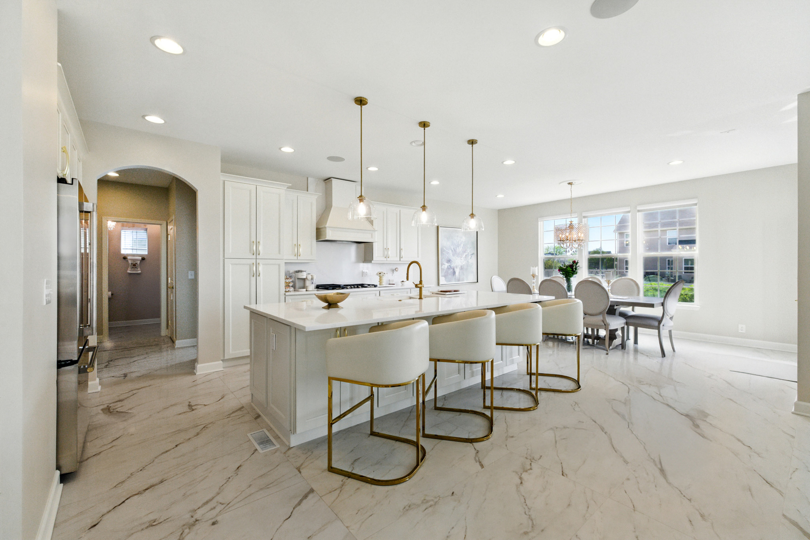 918 Glacial Falls Drive, Gilberts, IL 60136