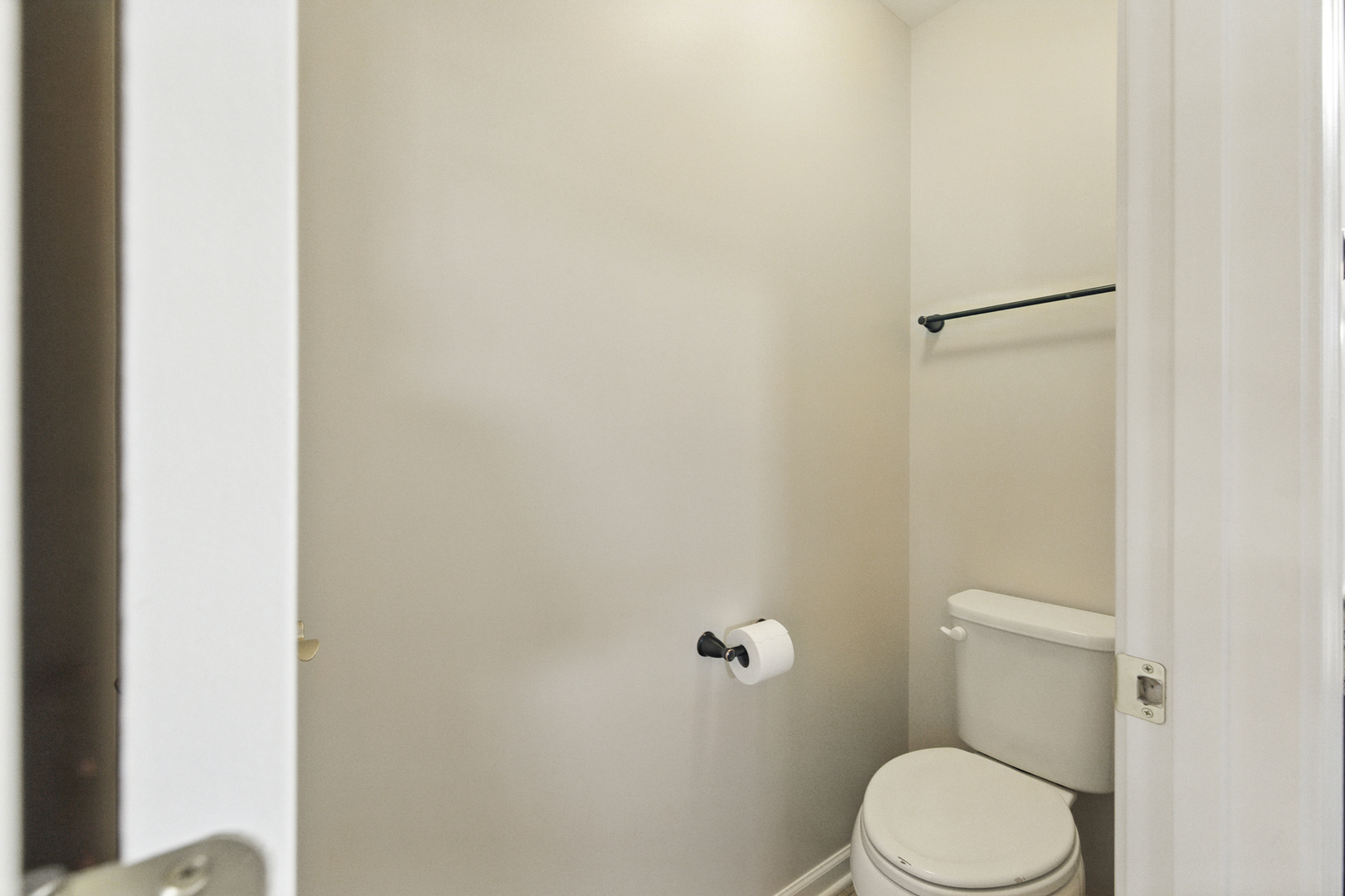 918 Glacial Falls Drive, Gilberts, IL 60136