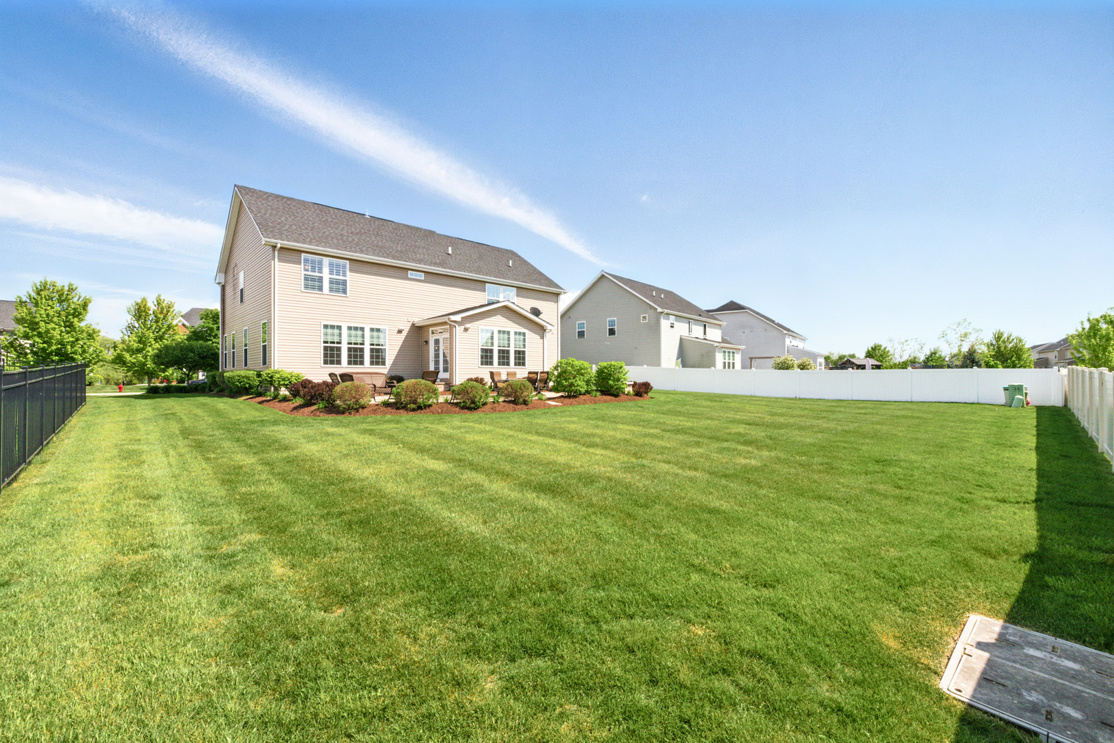 918 Glacial Falls Drive, Gilberts, IL 60136