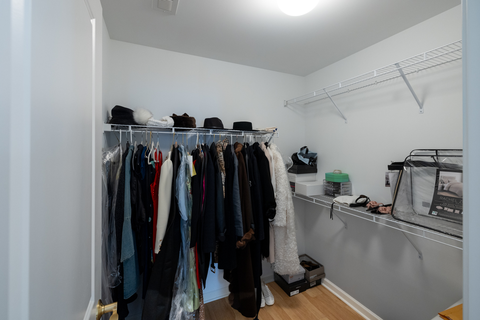 918 Glacial Falls Drive, Gilberts, IL 60136