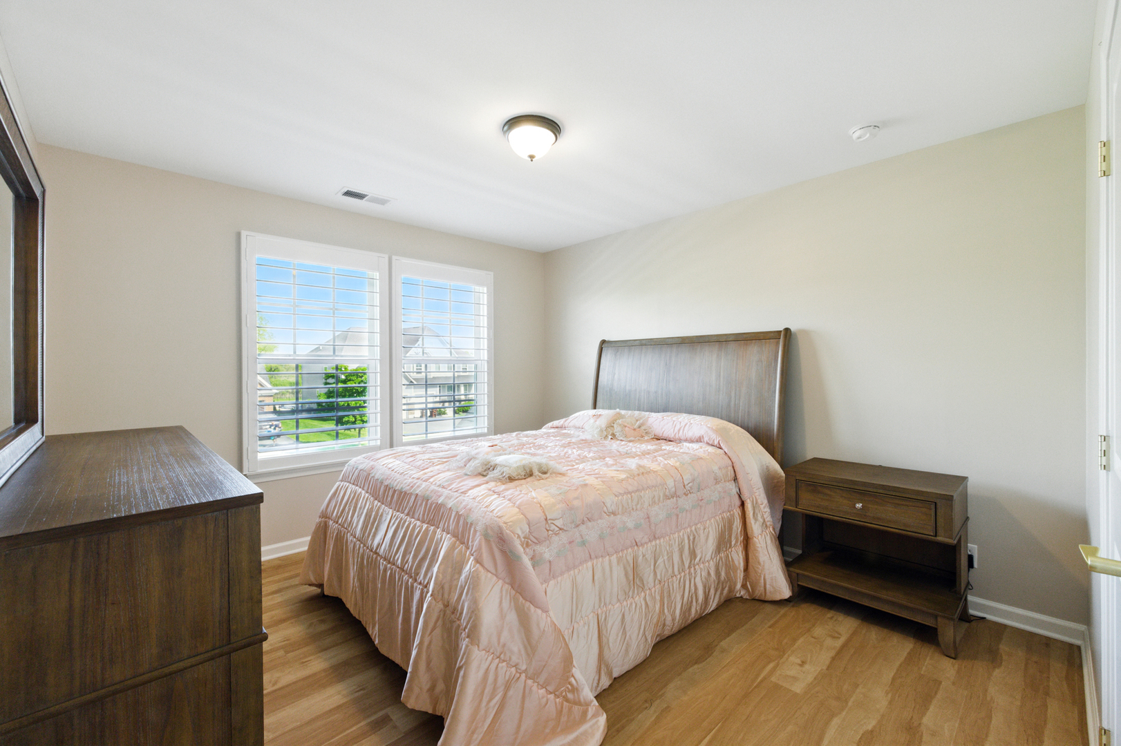 918 Glacial Falls Drive, Gilberts, IL 60136