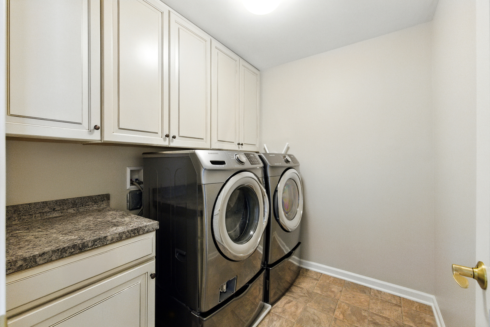 918 Glacial Falls Drive, Gilberts, IL 60136